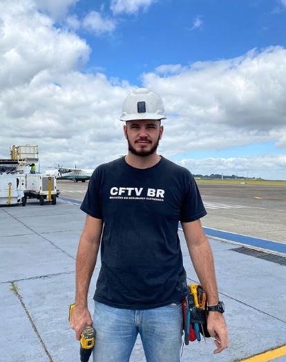 Marcus Ribeiro em obra no aeroporto