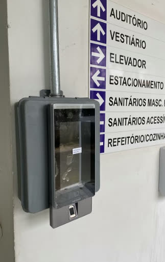 Controle de acesso com sinalização